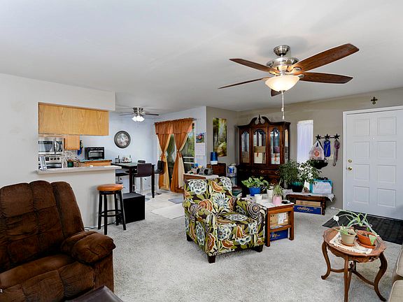 3rd image of 1798 Los Lagos Dr #D