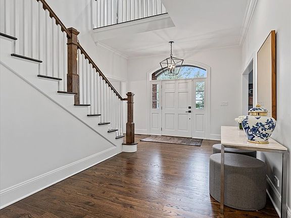 3rd image of 1701 Kendale Dr
