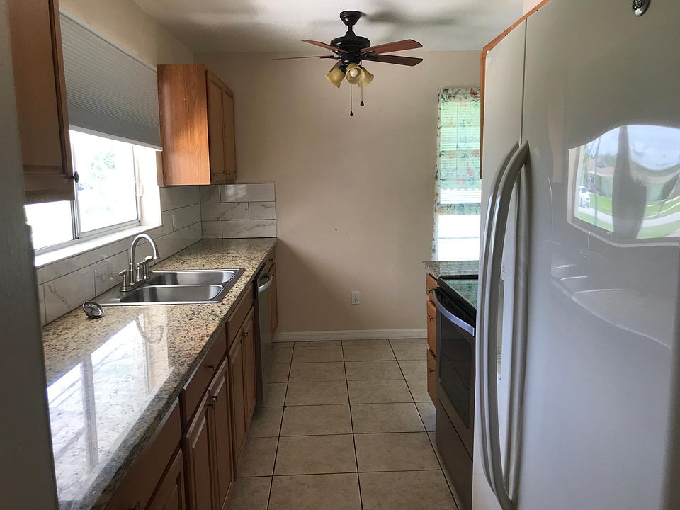 1st image of 2511 Conway Blvd