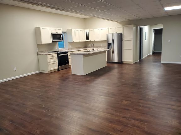 3rd image of 202 W 5th Ave Unit 9