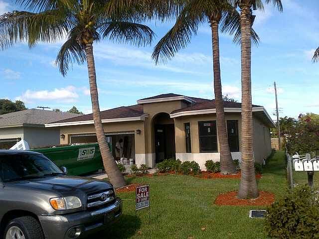 1st image of 721 NE 22nd Dr