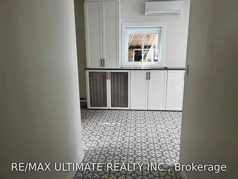 1065B Saint Clair Ave W — Photo 12