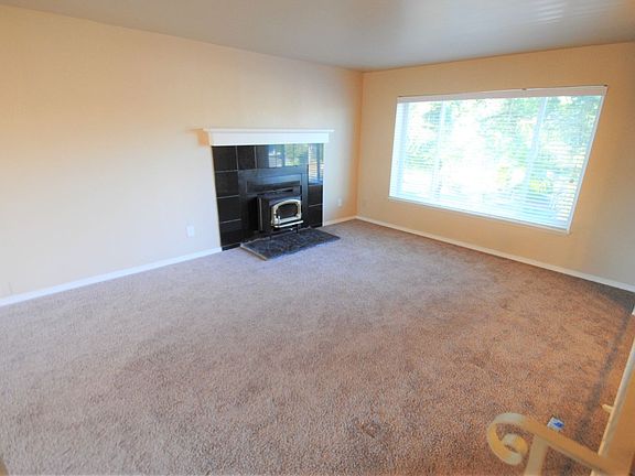 3rd image of 5504 105th St NE