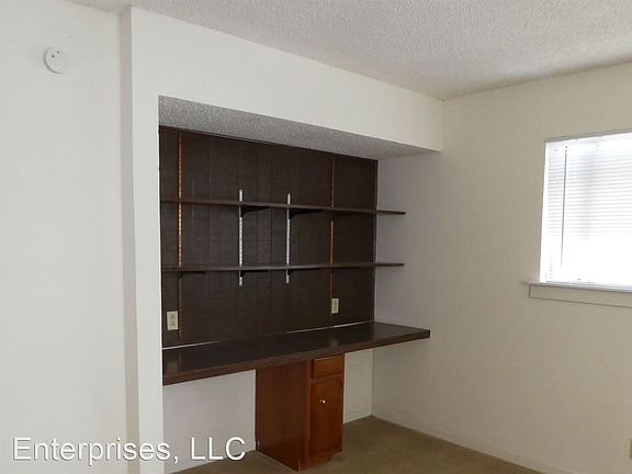 5th image of 104 E 32nd St APT 206
