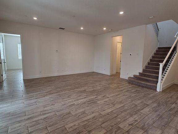 4th image of 2205 Randolph Pl