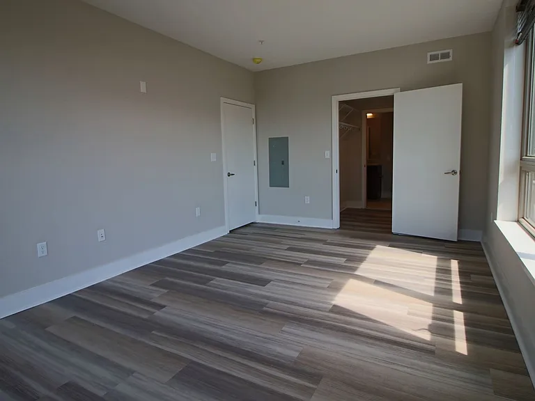 Main2525 — Photo 62
