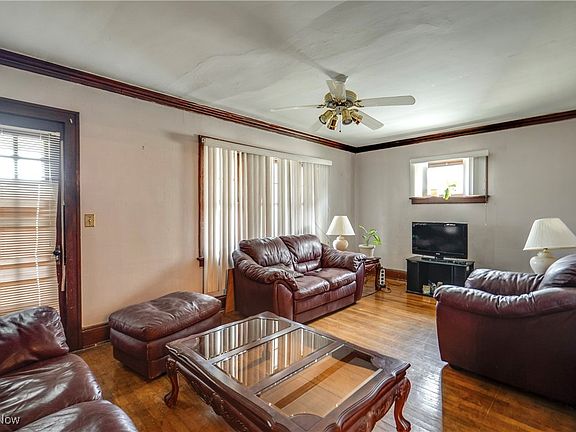 3rd image of 14300 Darwin Ave