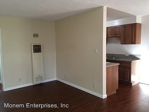 4th image of 229 S Alexandria Ave APT 6
