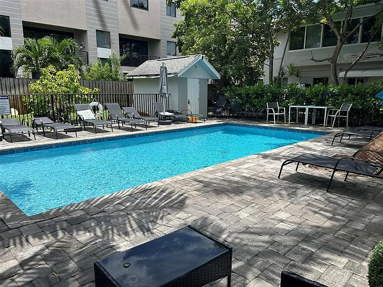 828 NE 17th Ave #1A — Photo 5