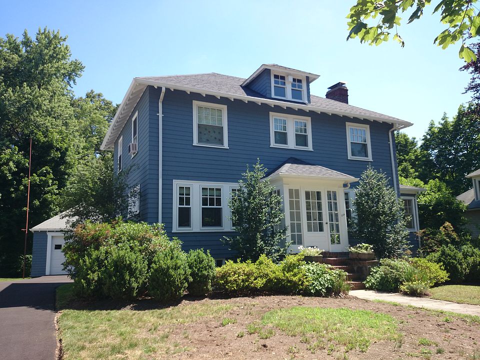 2nd image of 324 Park St