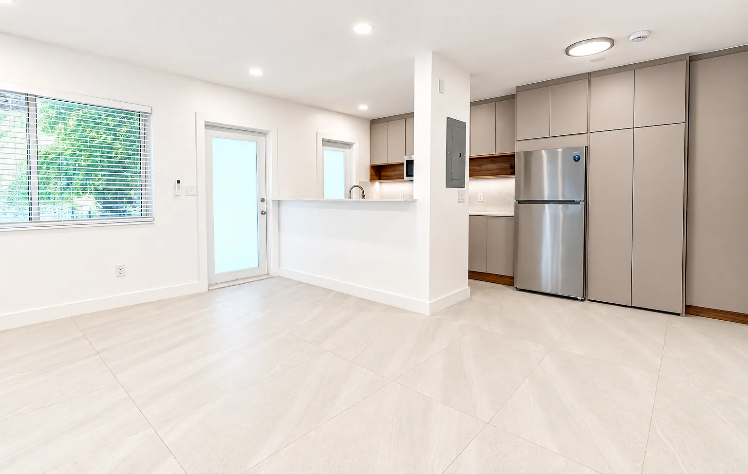 1000 Lenox Ave — Photo 2