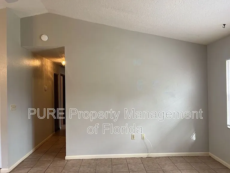 4565 SW 37th Ln #A — Photo 5