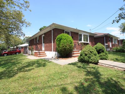 29 Park Hill Cir, Staten Island, NY, 10304