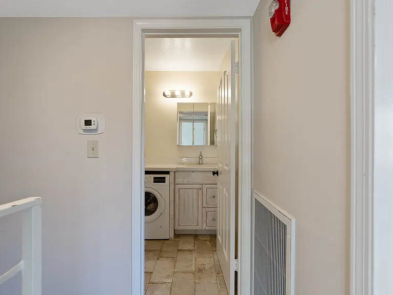 1243 Virginia Ave #9 — Photo 19