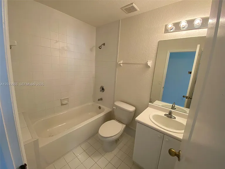 2330 SE 10th St #2330 — Photo 24