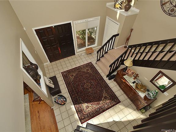 4th image of 100 Grandview Dr