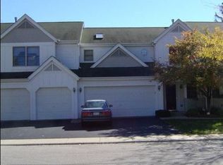 213 Spring Point Dr, Carpentersville, IL 60110