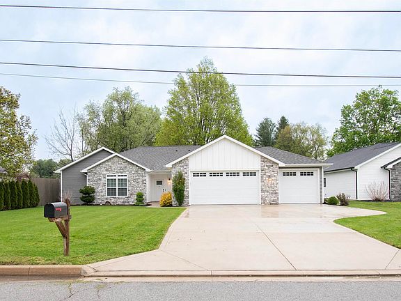 4th image of 9805 Manning St