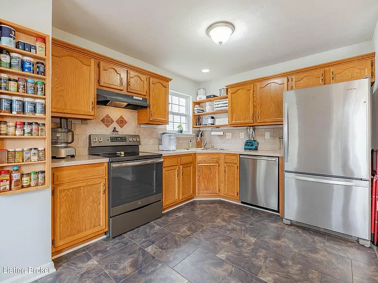 11302 Sullivan Ct — Photo 8