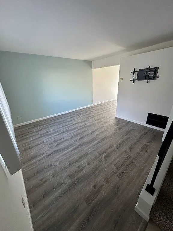 3 bed, 1.5 bath, 1054 sqft, $3,000 — Photo 2