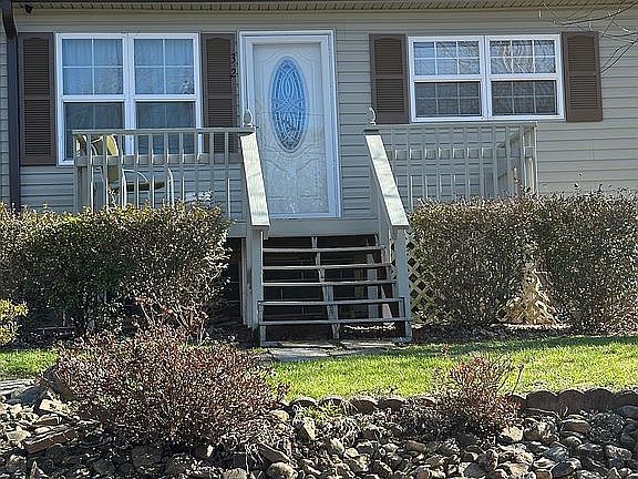 3rd image of 322 Leonard St