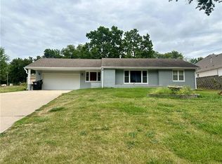 2011 S Lees Summit Rd, Independence, MO 64050