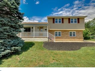 14 Bolton Rd, Hamilton, NJ 08610