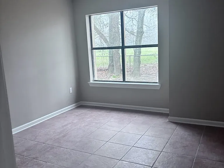 944 Hammond Manor Dr — Photo 5