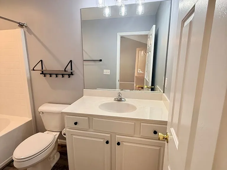 917 Creek Crossing Trl — Photo 21