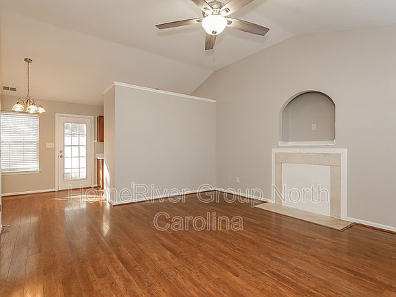 3rd image of 5020 Saint Charles Dr