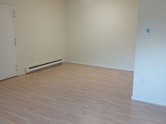 3rd image of 28 Thompson Rd #6E