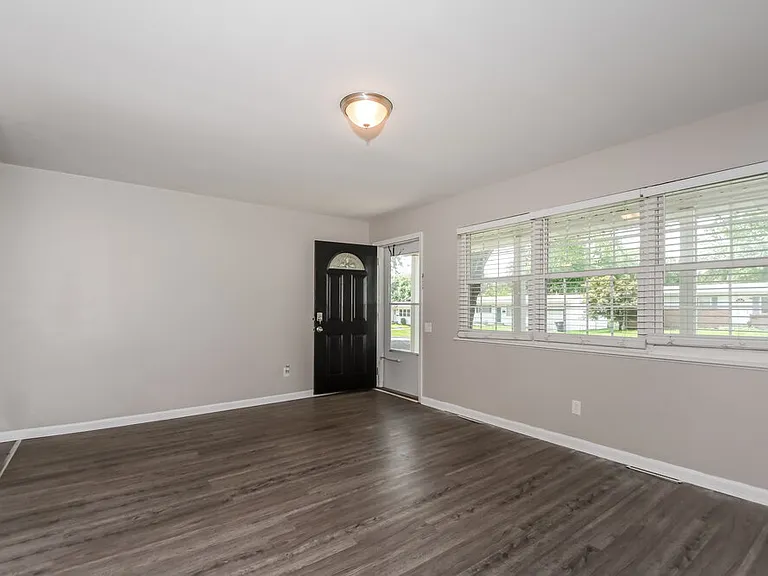 2325 Flamingo Dr — Photo 6