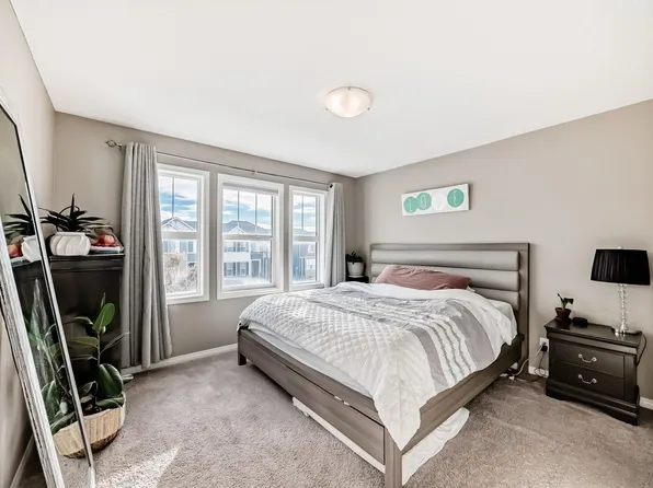 8162 Chappelle Way SW, Edmonton, AB T6W 3R2