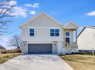 812 Shane Ln, Belton, MO 64012