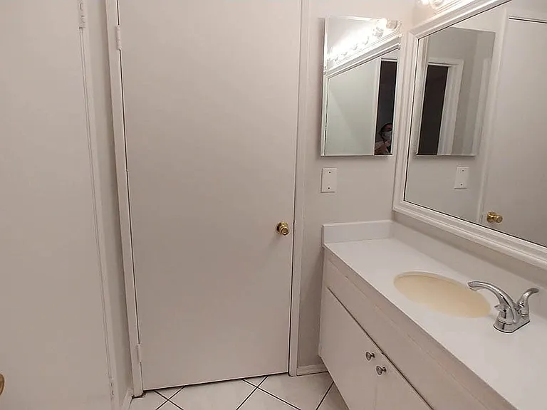 Five Star Suites — Photo 216
