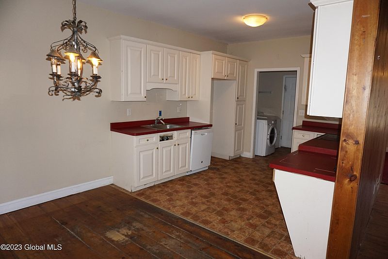 4th image of 25 Suffolk Lane
