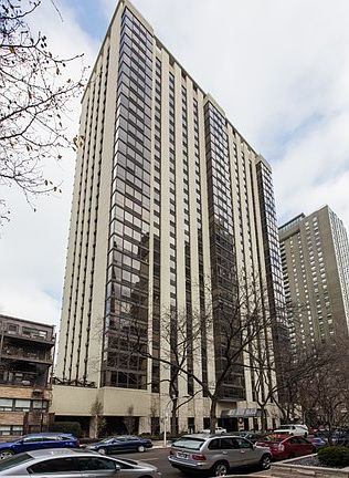 2nd image of 100 E Bellevue Pl APT 11C