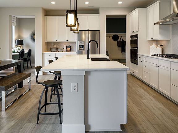 Kitchen with dine-in island