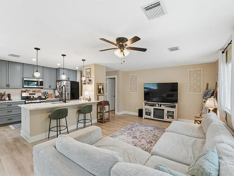 17207 Morning Star Ave — Photo 9