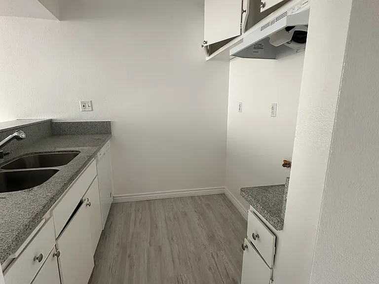 10135 Hillhaven Ave — Photo 27