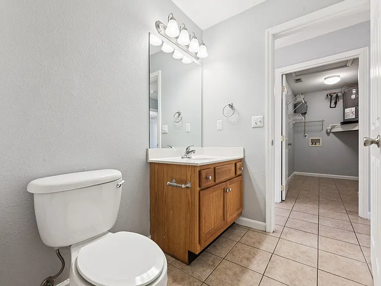 Home Place Apartments — Photo 16