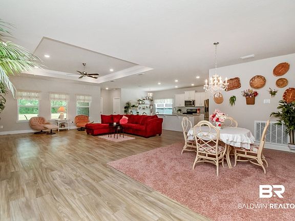 5th image of 9107 Oak Alley Way