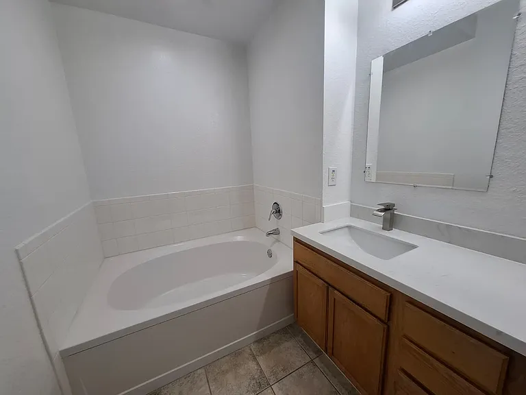 7915 Preserve Cir #234 — Photo 40