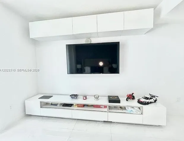 79 SW 12th St #1806 — Photo 17