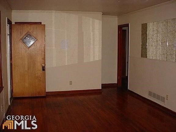 2nd image of 1192 Stoneybrook Rd