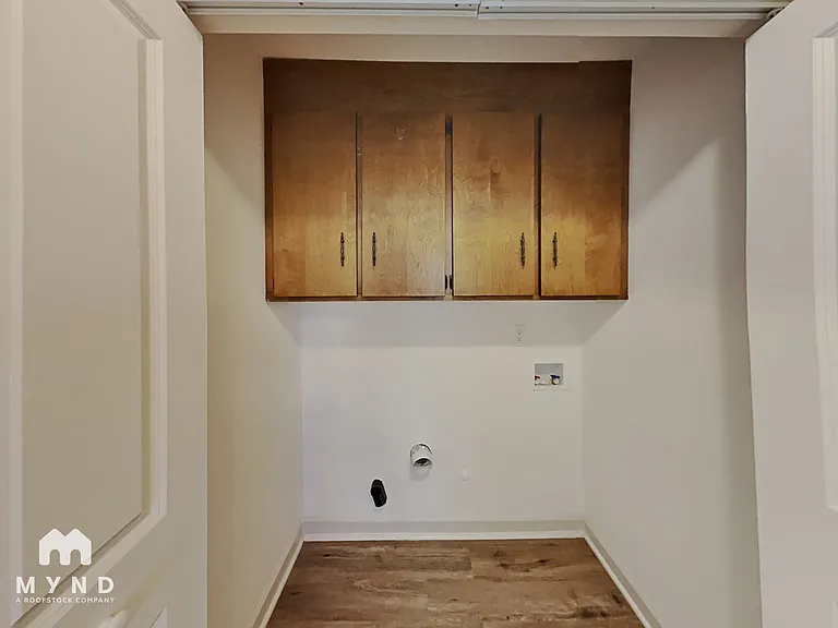 2241 Thornfield Rd — Photo 21