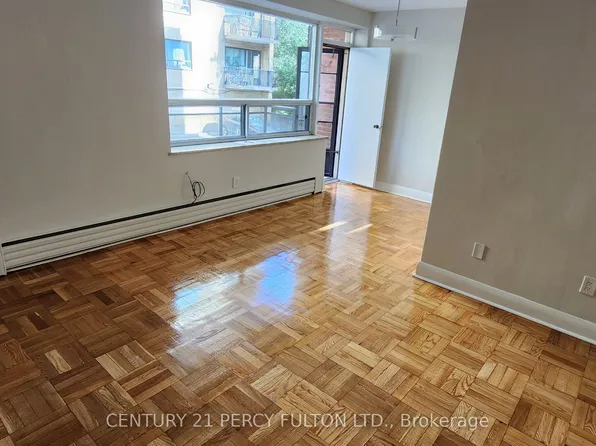 837 Roselawn Ave #203, Toronto, ON M6B 1B5