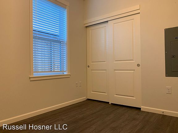 5th image of 7100 N Greenwich Ave #3