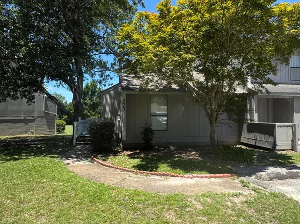 223 Highpoint Dr, Diamondhead, MS 39525