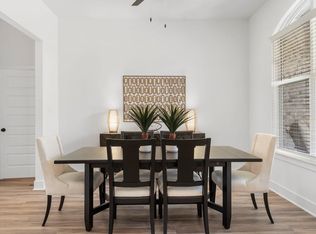 2822 N Grey Squirrel Dr, Fayetteville, AR 72704